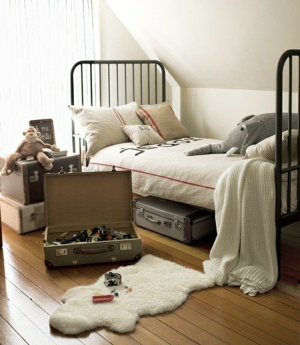 Κρεβάτι-of-σφυρήλατο σίδερο παιδιών του ταριχευμένα ζώα βαλίτσα μαξιλάρι
