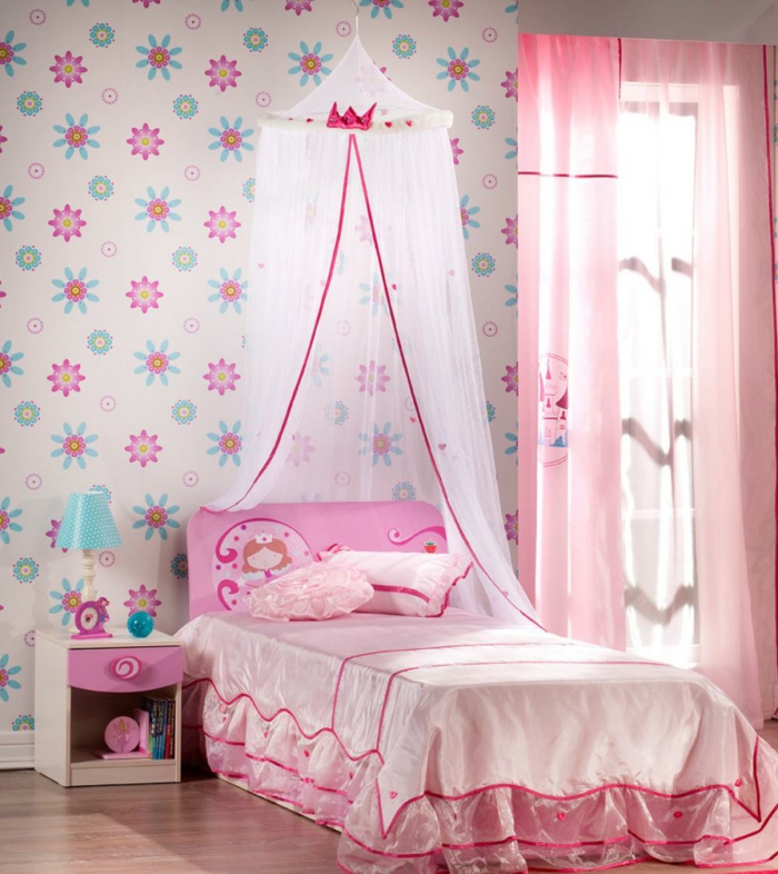 Vrtić za Djevojke Pink dizajn krevetu s baldahinom retro tapete