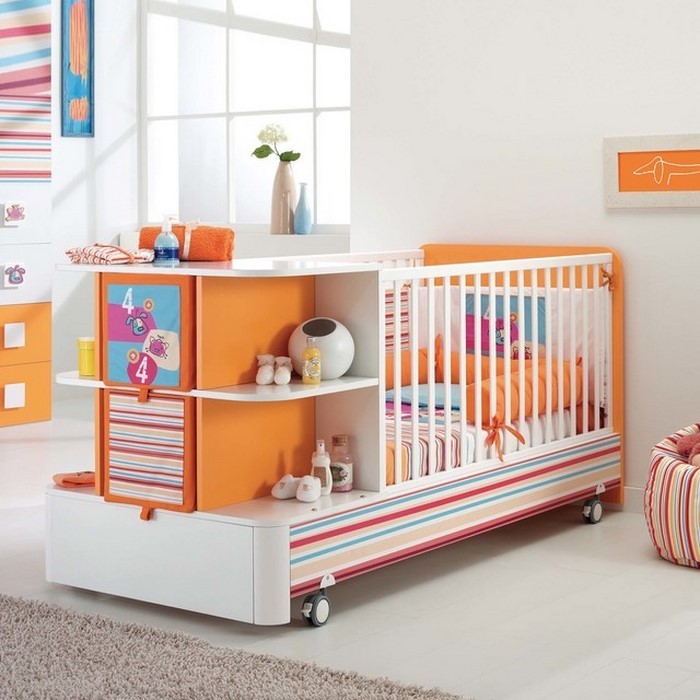 Децата правят бебе стая с-оранжеви-елементи