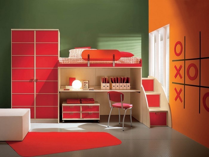 Детски грим момче стая в червено