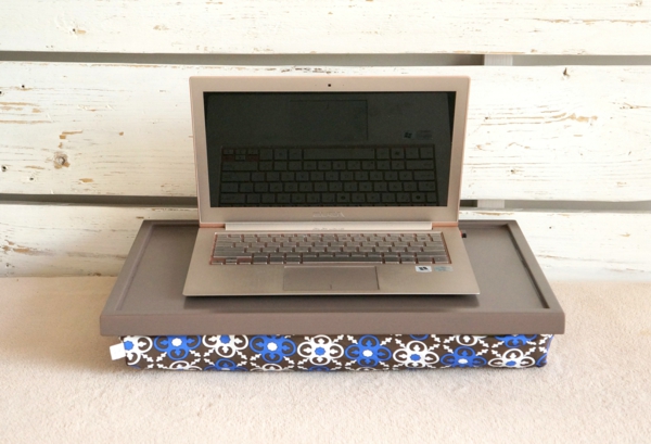 Възглавница за лаптоп с идея таблетка