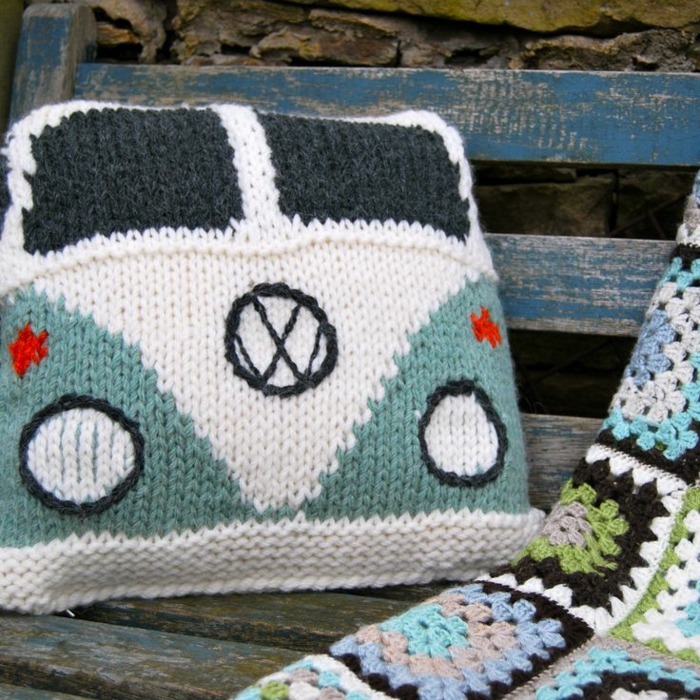 Almohada tejer el Patrón de autobús hecho a mano almohada VW creativa idea divertida