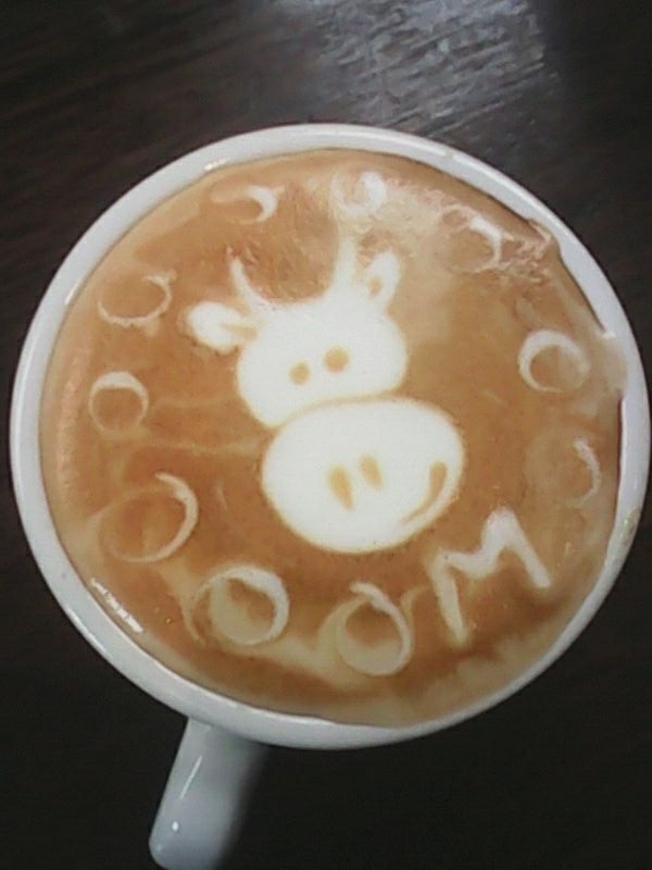 Крава от пяна чаша кафе идея