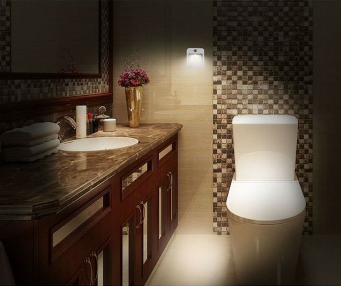 מנורת LED עם ב-תנועה-the-אמבטיה