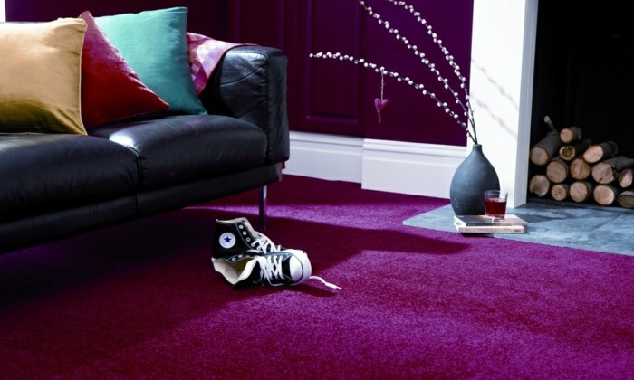 Виолетовият цвят-годишният разхвърляна стая