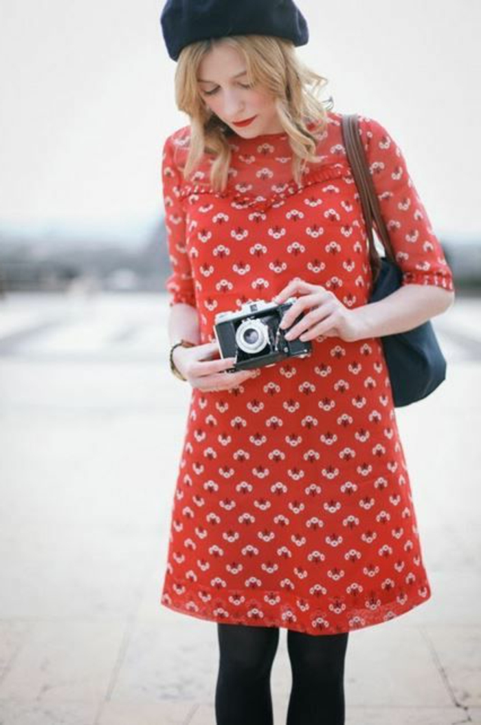 بنات الفرنسية شيك اللباس الأحمر قبعة سوداء قبعة الكلاسيكية موديل الكاميرا