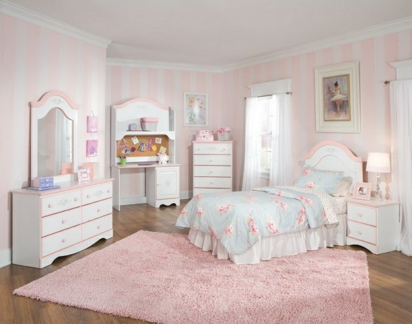 بنات غرفة نوم وغرفة في الوردي