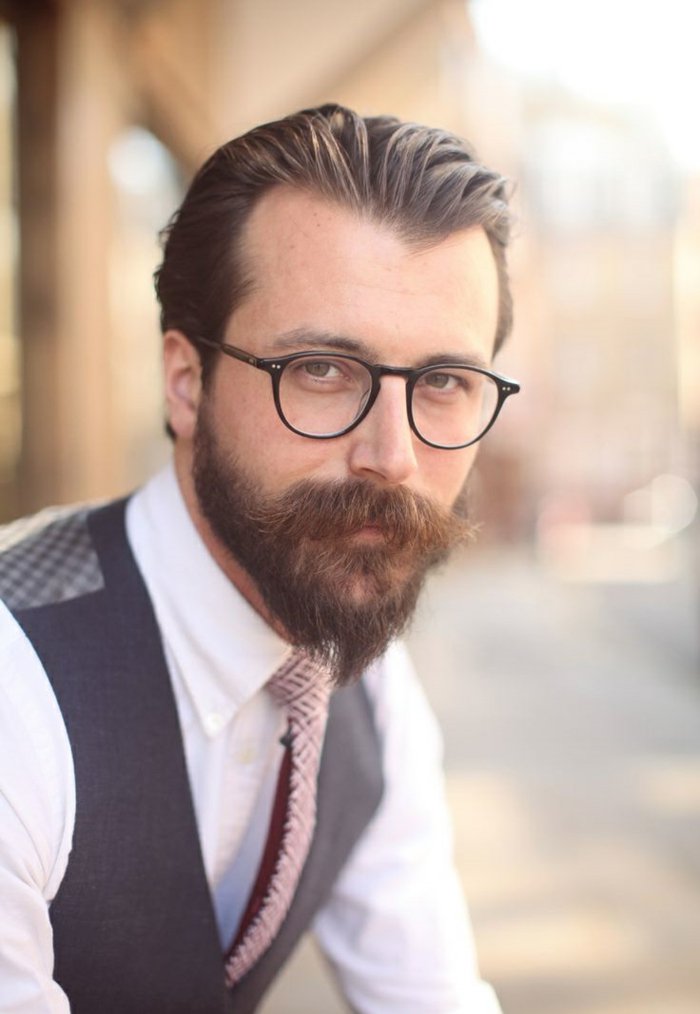 Čovjek nerd-naočale-muška odjeća stilu eleganciju