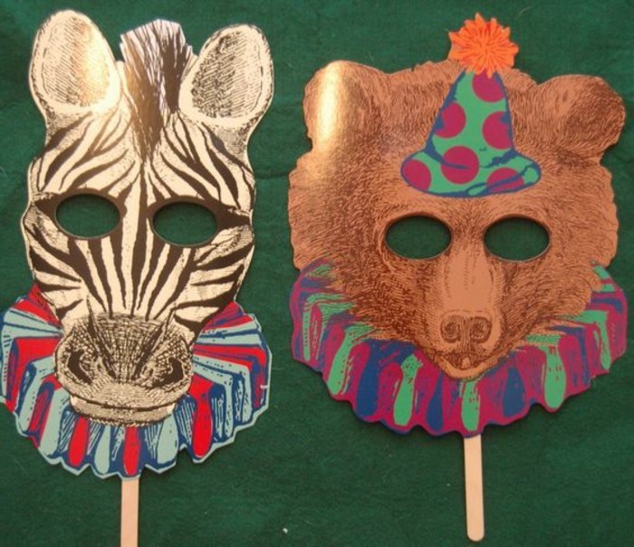 Mask korjailla-with-lasten-Zebra and Bear