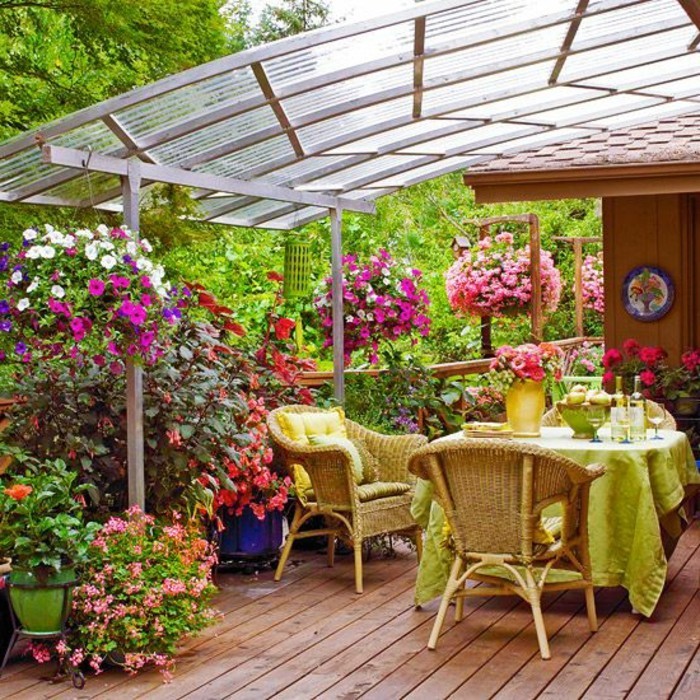 My-красива градина-с-засаждане-мебели от ратан