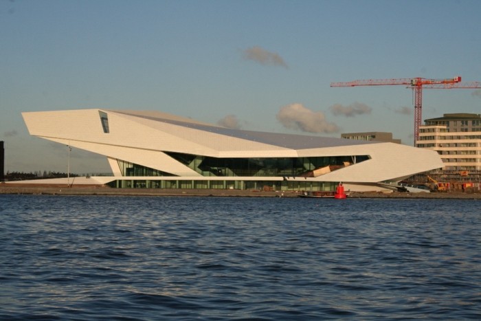 Moderna arhitektura značajke na more
