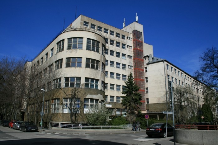 Съвременните архитектурни детайли-а-болница
