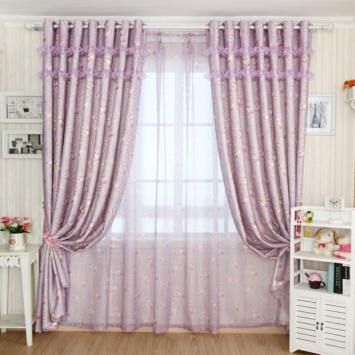 Modernas cortinas-en-color púrpura