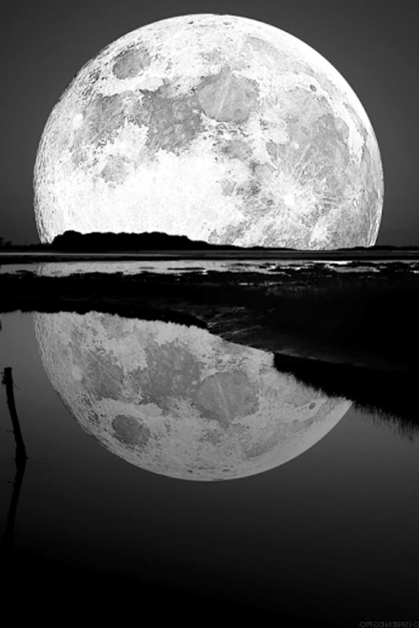 Moon Lake отразявайки Фото