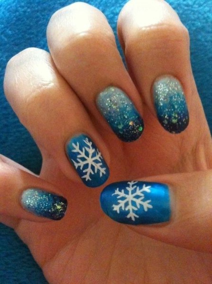 Diseño de uñas fondo de pantalla en azul-de-navidad