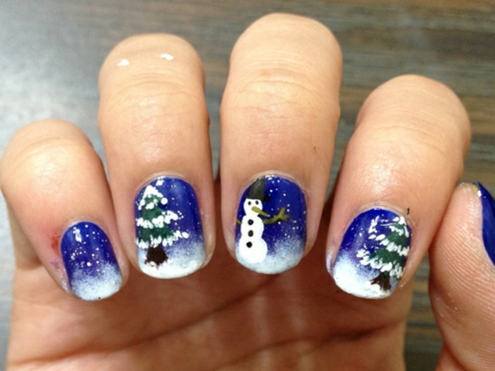 Nail design galerie-Noël-arbre bleu et neige