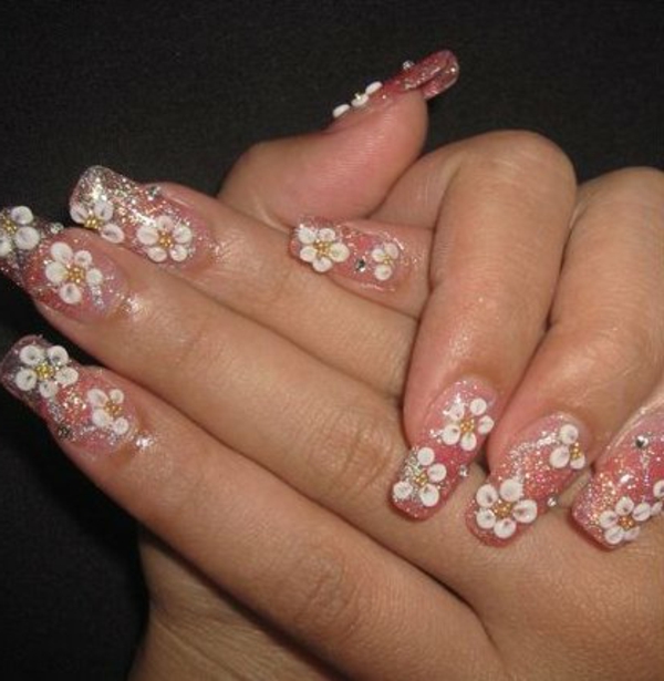Снимки на ноктите за сватба - бели цветя