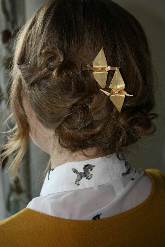 златен оригами кранове Pins- косата