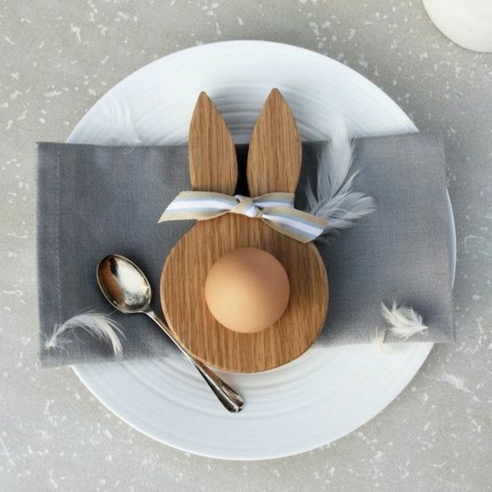 Великденска дървена украса красива украса на маса Великденски зайче