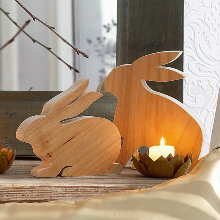 Великденски зайче дървени фигури от великденска декорация и свещ