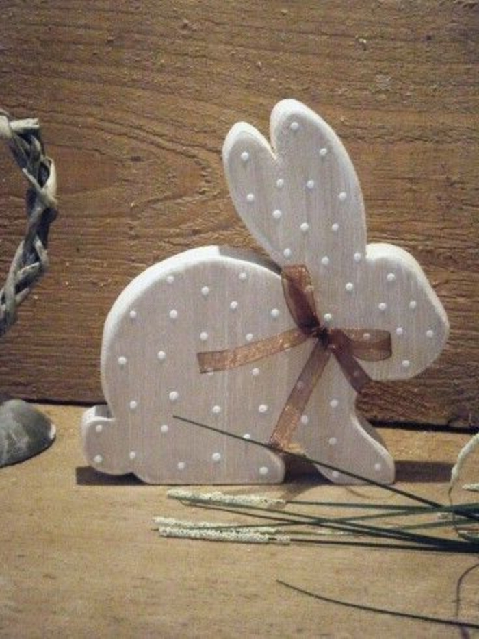 Великденски декорация фигурки Великденски зайче с красив лък
