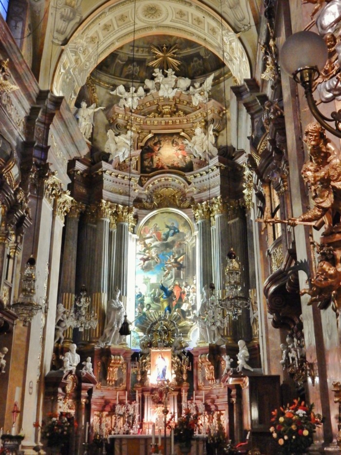 Църквата в-Виена -Австрия-барокова архитектура-функции Свети Петър