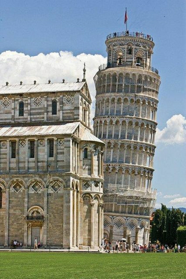 Pisa Katedrala Clock Tower u krivu