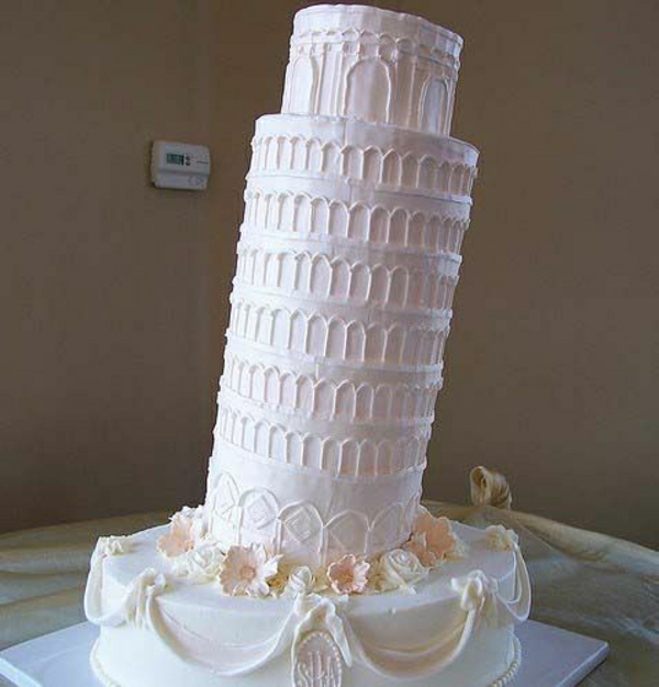 पीसा टॉवर शादी के केक