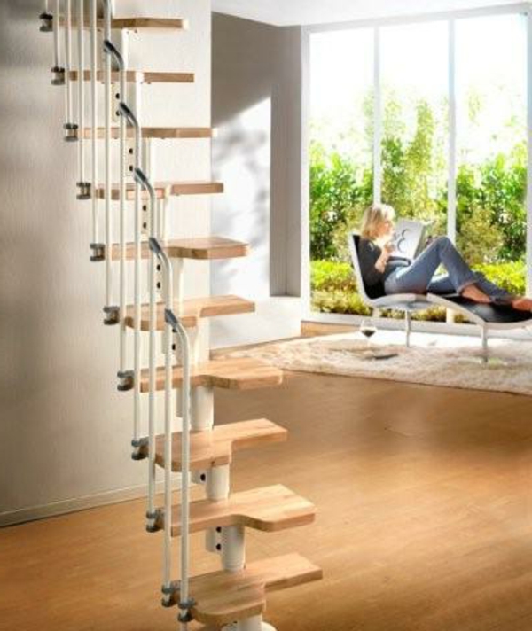 Εξοικονόμηση χώρου εσωτερικό σκάλα στο σπίτι