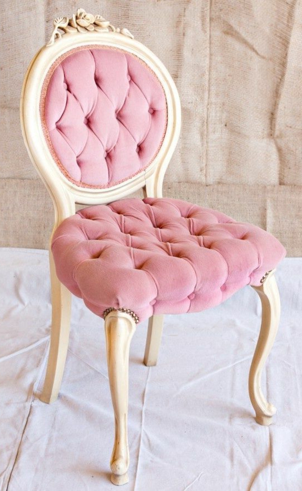 الرجعية كرسي غرف نوم في اللون الوردي