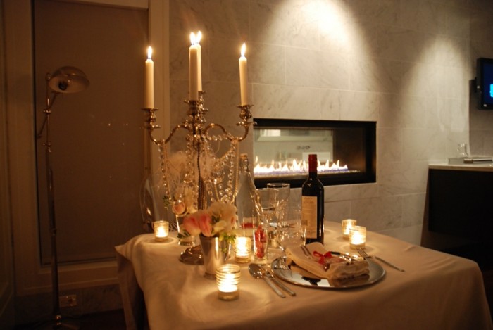 Romantikus asztaldísz-with-vörösbor