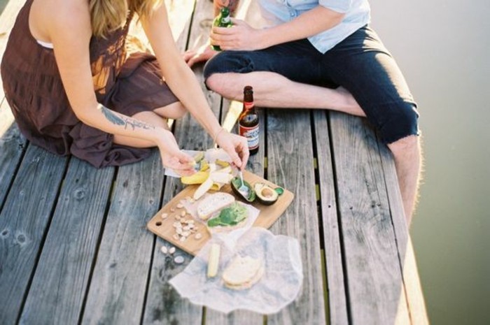 Романтичен пикник много здравословна храна-
