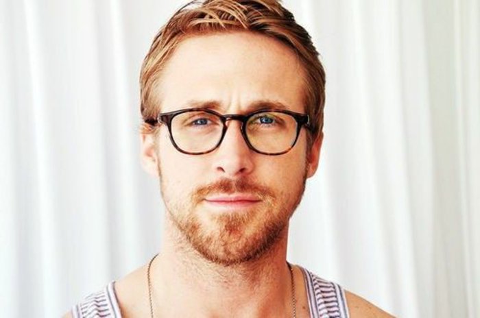 Ryan Gosling kanssa hipster lasit