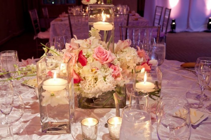 Lijepa stol dekoracija-the-svijeće-su-naglasak