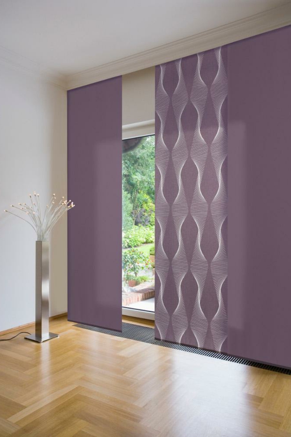 Liukuva verhot - violetti väri moderniin asuntoon