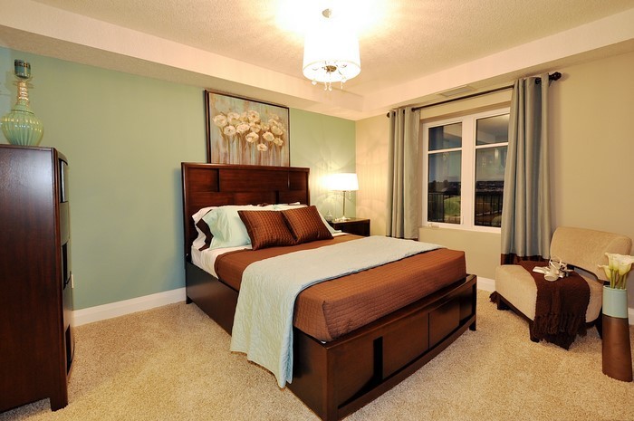 Спалня-цветен красив дизайн
