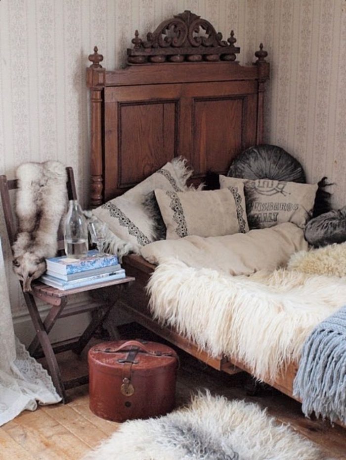 Spavaća soba Ideje Drveni krevet Boho Jastuk Vintage