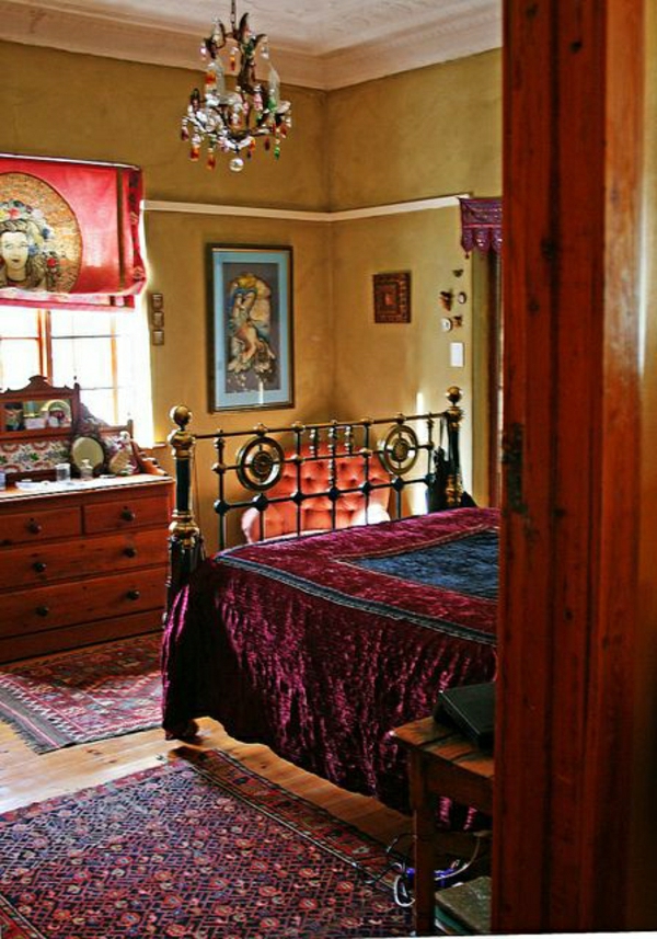 Υπνοδωμάτιο βελούδινα Ινδία στιλ καρέκλα κομοδίνο, κόκκινο και μπορντό-Kreunleuchter