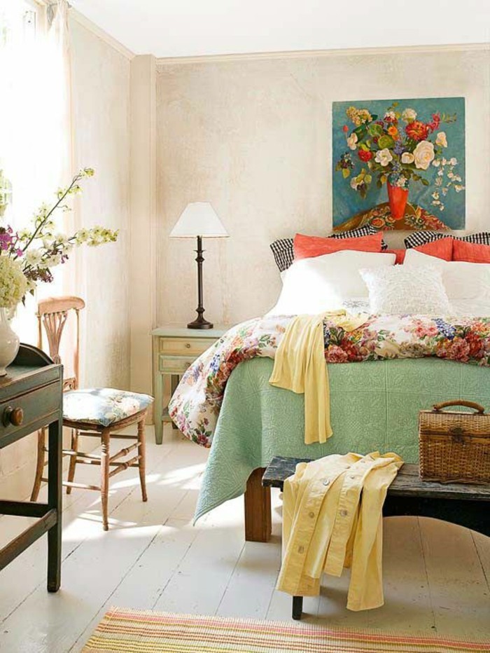 Спалня стена дизайн-с-ярък-пастелни тонове