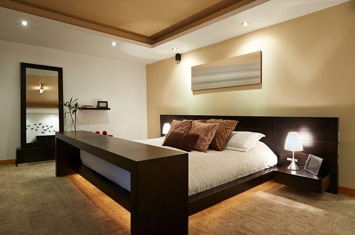 बेडरूम भूरे रंग-ए-रचनात्मक अंदरूनी