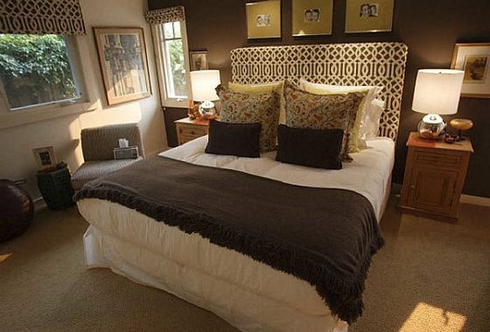 बेडरूम भूरे रंग-ए-आधुनिक डेको