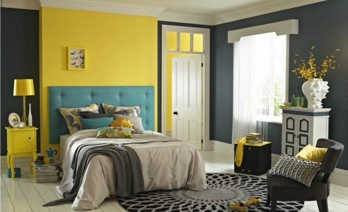 Hálószoba-szín-design-és-sárga-A-nagy belső térrel