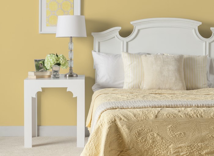 Chambre design avec-couleur-jaune-A-effaroucher décision