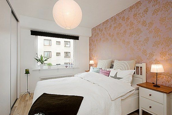 पुष्प रूपांकनों कागज झूमर के साथ बेडरूम डिजाइन में स्कैंडिनेवियाई शैली दिलचस्प टेप गोलियाँ