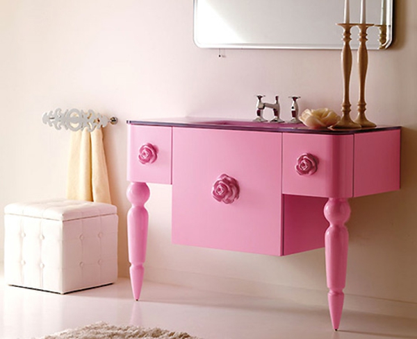 Dnevno-u-roza-roza stola
