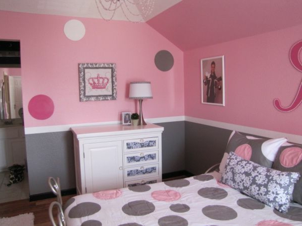 غرف نوم في الوردي اللون