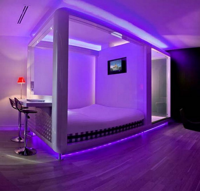 Спалня-лилаво-A-интригуващ дизайн