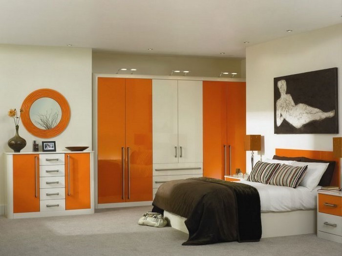 Спалня-оранжево-A-красива декорация-