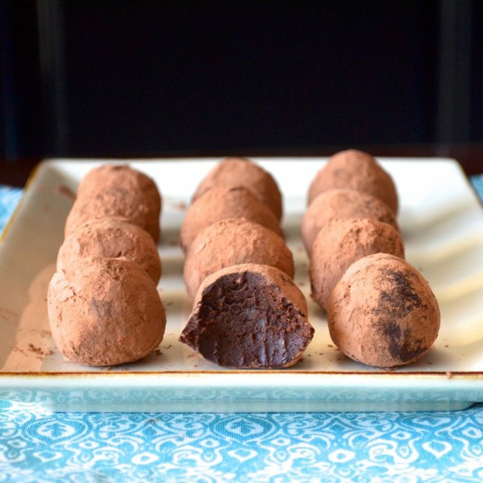 Шоколад-Авокадо Truffle здрав безглутенова-без захар бонбони