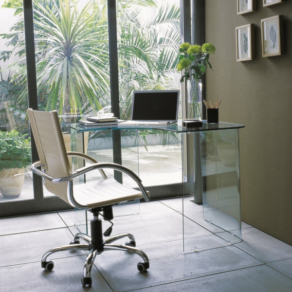 Desk-tól-üveg-in-home office